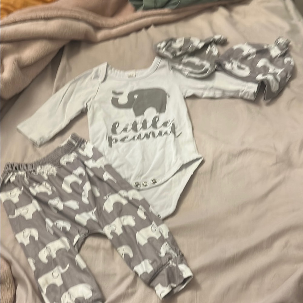 5 for $10 ❤️ Elephant Print Kids Pajamas Set - Gray